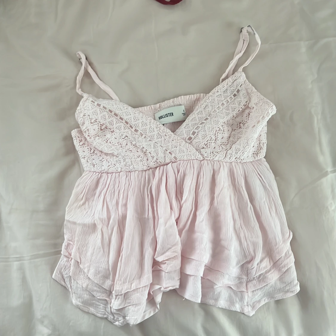Ljusrosa spetslinne från Hollister