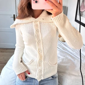 Kofta!  - Så snygg kofta! Storlek L men är liten i storleken 