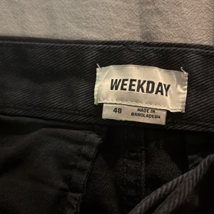 Weekday jeans - Svarta weekday baggy jeans, bra skick, 99kr!
