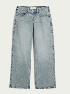 Ljusblå raka jeans från Hollister - Säljer dessa jeans från Hollister! De är i en baggy-straight-lowrise modell och iprincip slutsålda på nätet. Är aldrig använda och alledels för långa för mig så säljer dem därav. Strl: 0/25 , regular height