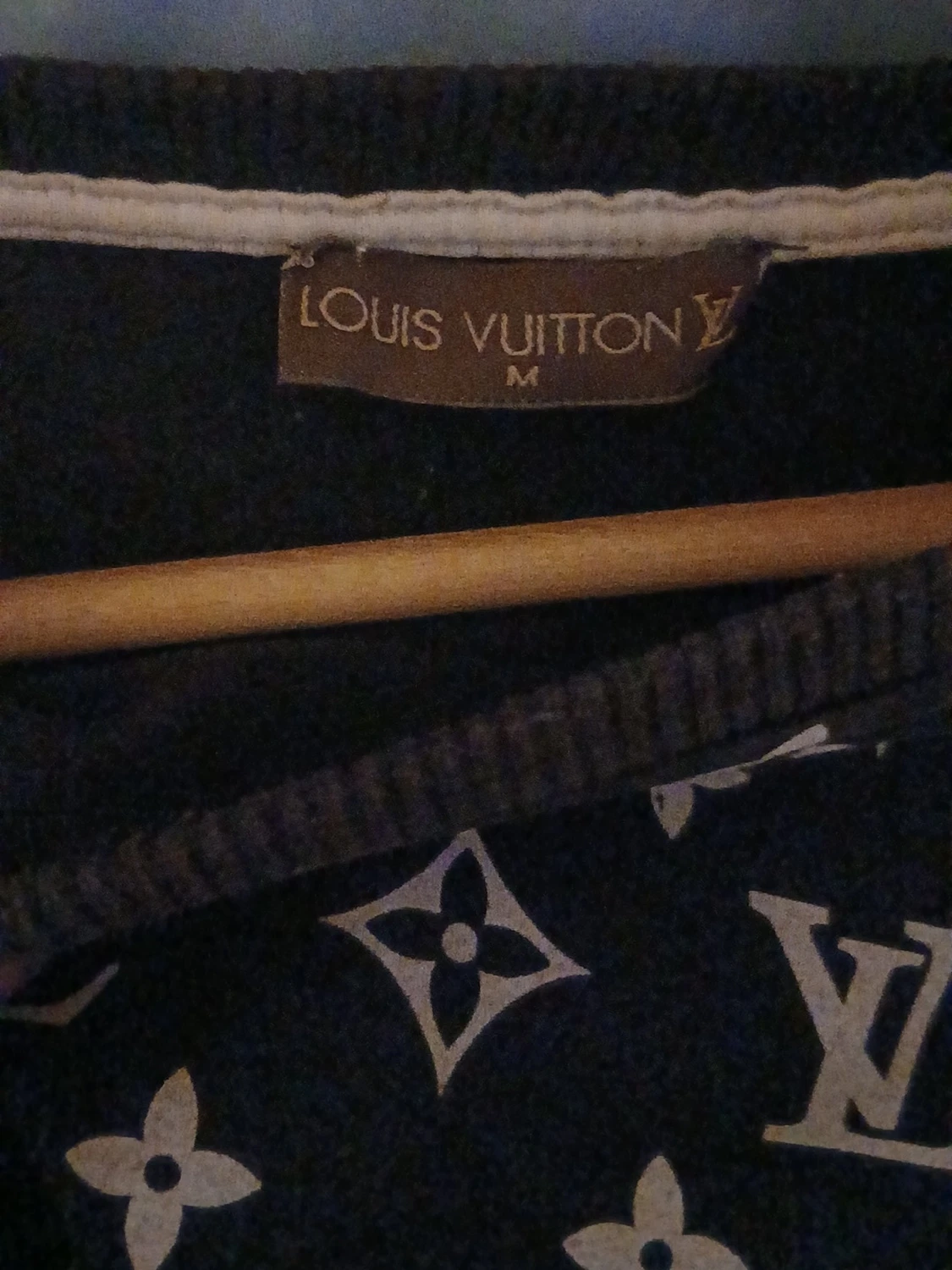 Louis Vuitton svart monogramtröja - 1