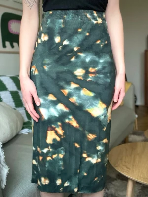 Mönstrad kjol - Cool mönstrad kjol från Monki!