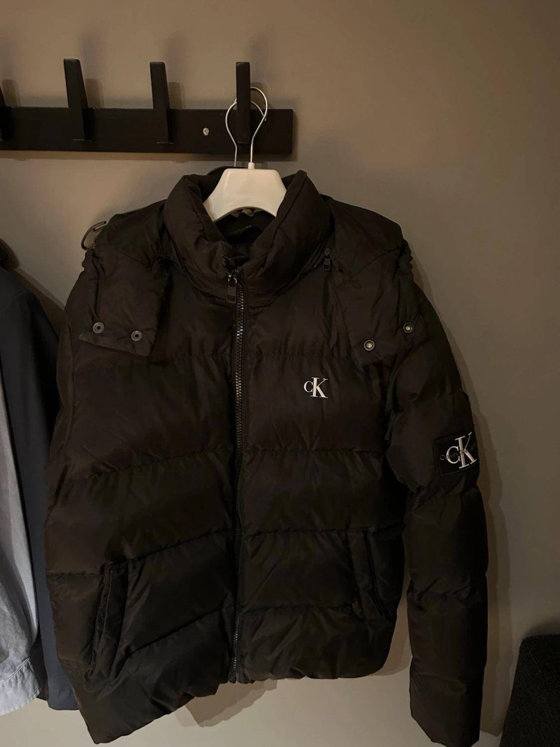 Svart pufferjacka från Calvin Klein