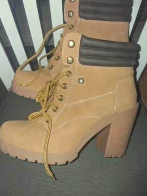 Vinterskor - Vinterskor i strl 38 i bra skick.