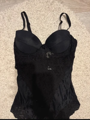 Spets body - Så fin, köpt second hand!