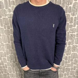 Yves Saint Laurent sweatshirt - ♾️Saint Laurent sweater i toppskick ♾️Inga defekter eller slitage ♾️Storlek: M