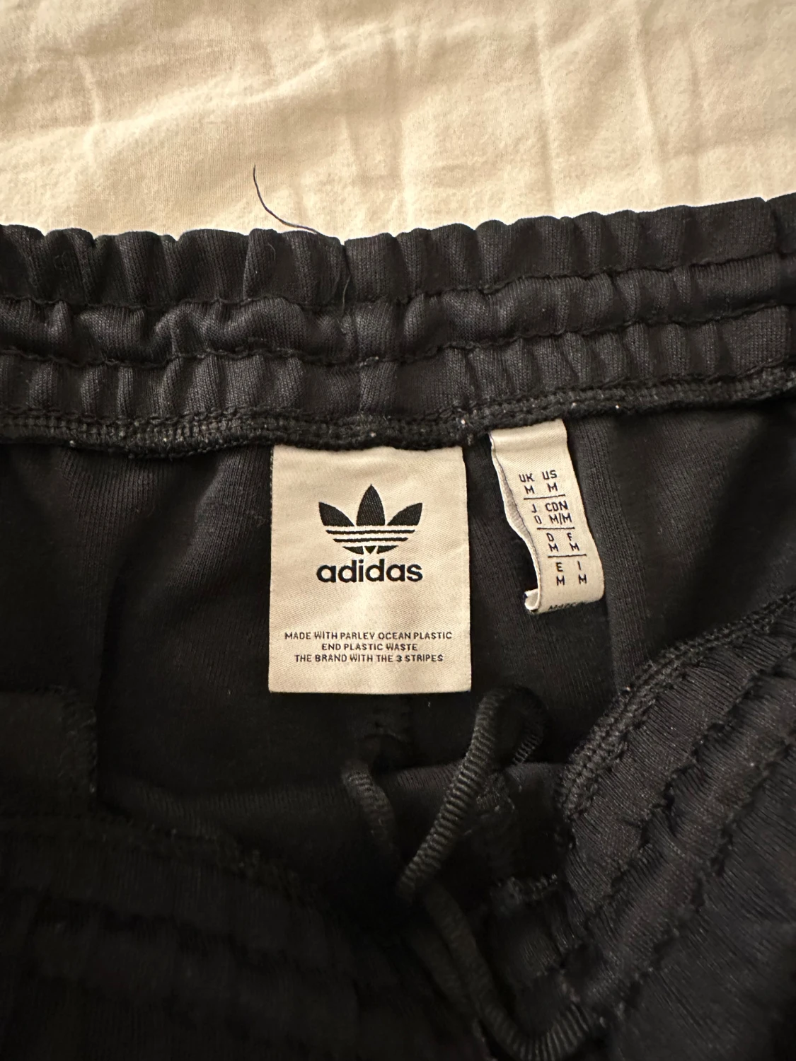 Svart Adidas track jacket och byxor  - 3