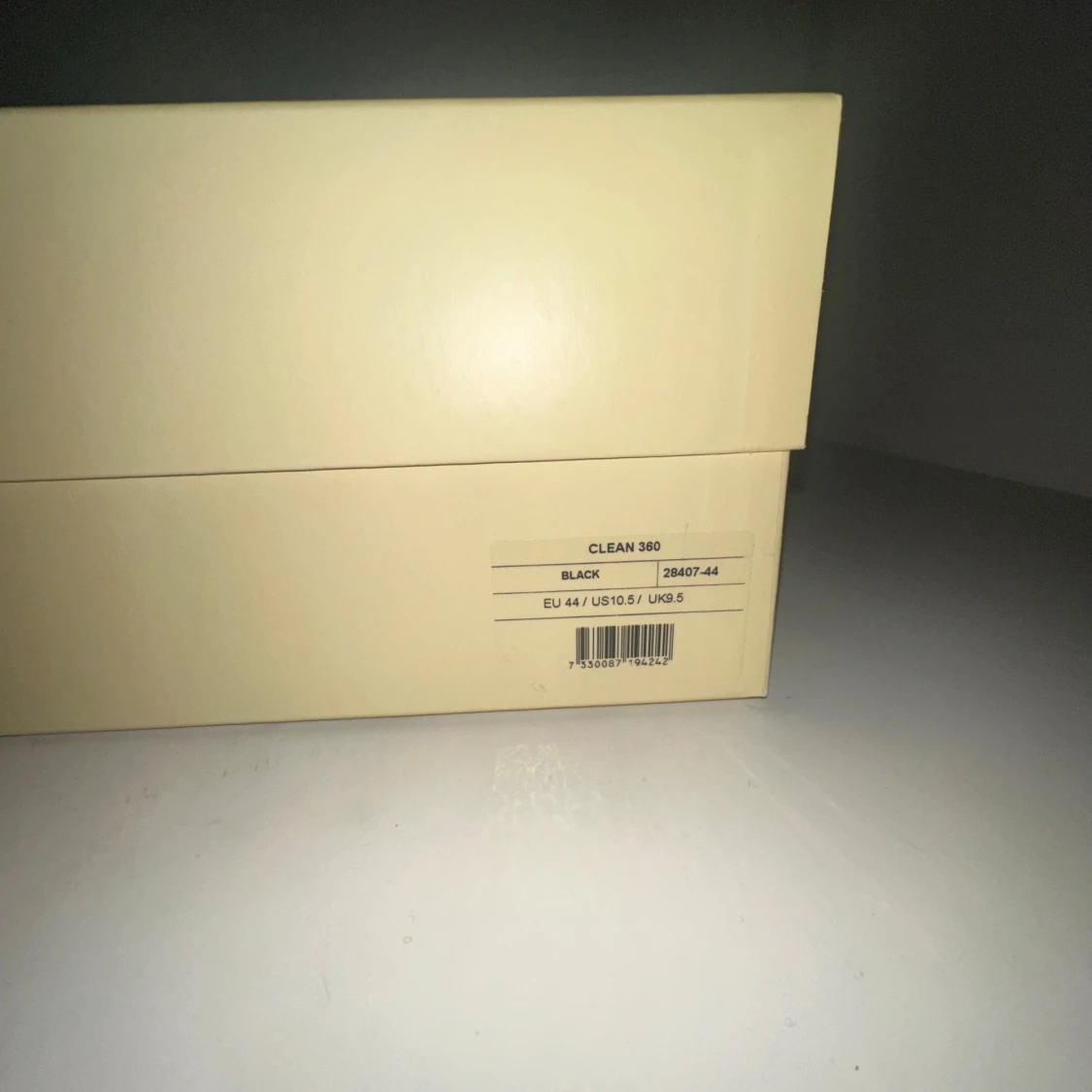 Svarta sneakers från Axel Arigato 360 lace less mocka - 4