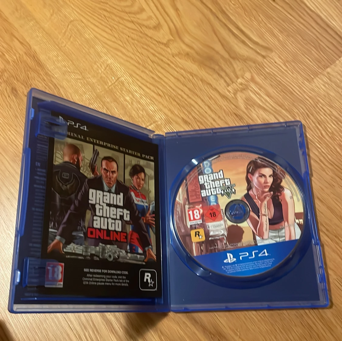 Grand Theft Auto V Premium Edition PS4 - 2