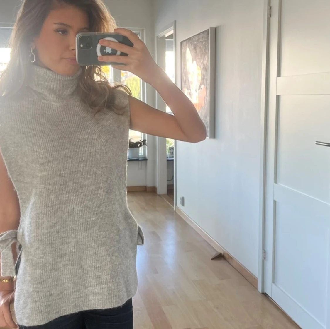 Grå stickad polotopp med knyt - 2