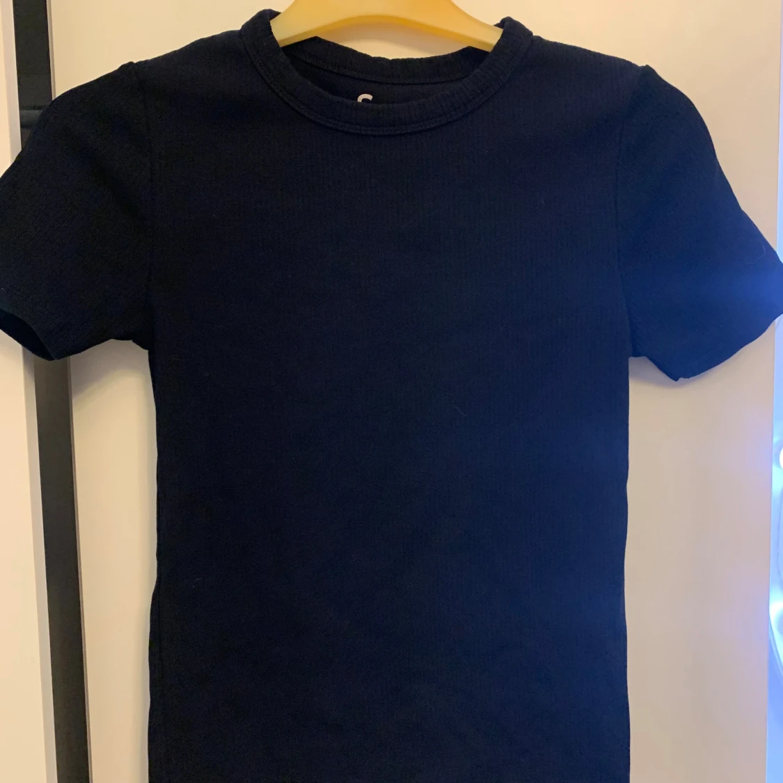 Svart t-shirt från FSBN Sister