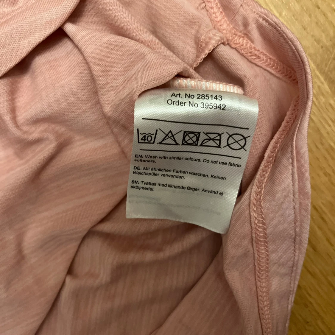 Ljusrosa t-shirt från SOC - 2