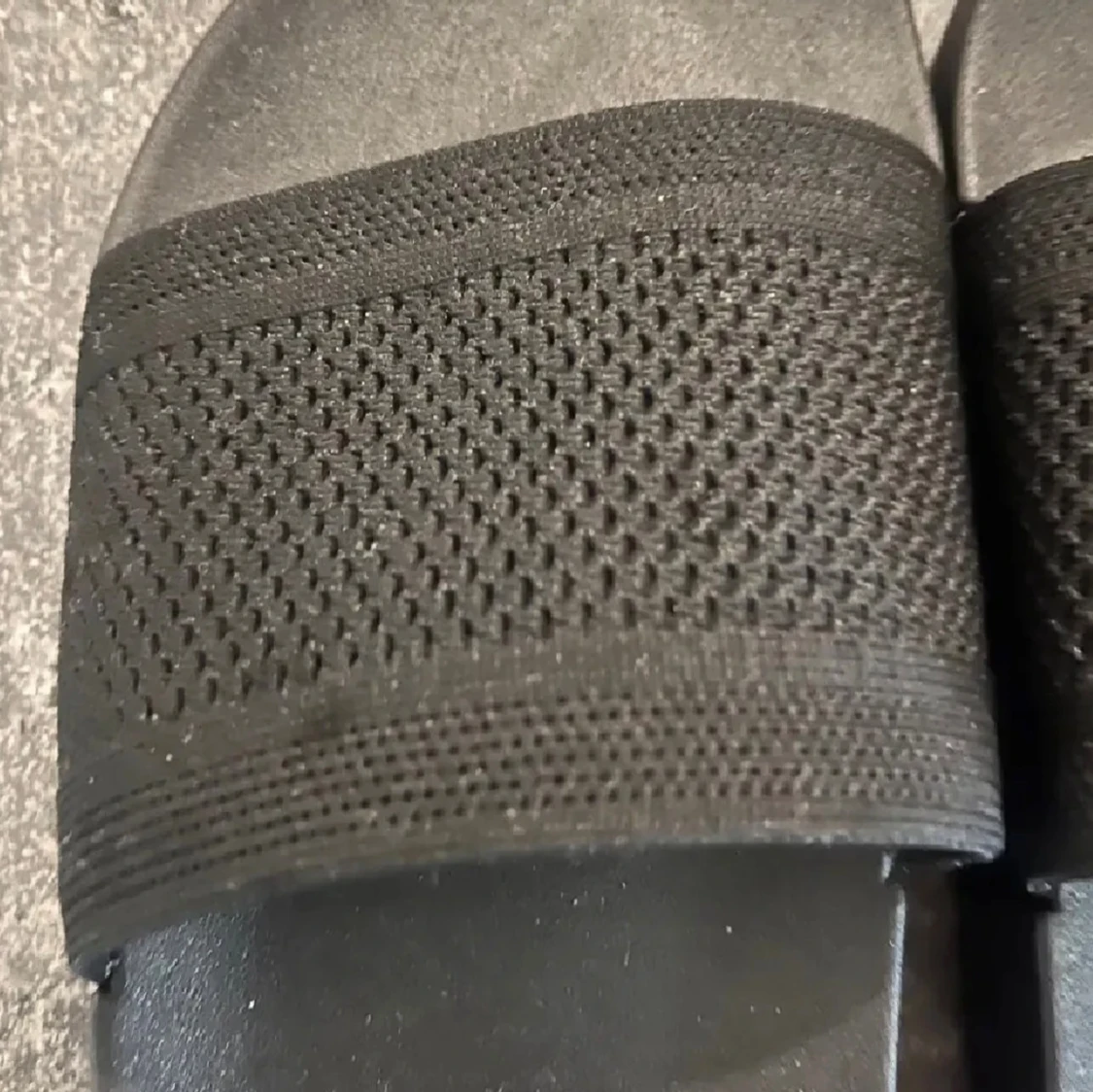  Svarta sandaler/tofflor från Primark stl 39 - 2