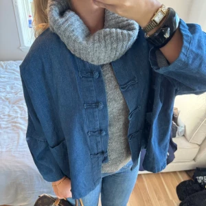 Jeans jacka  - Så unik & fin jeans jacka ❣️❣️