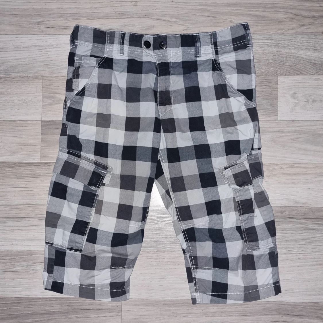 Rutiga cargoshorts i bomull