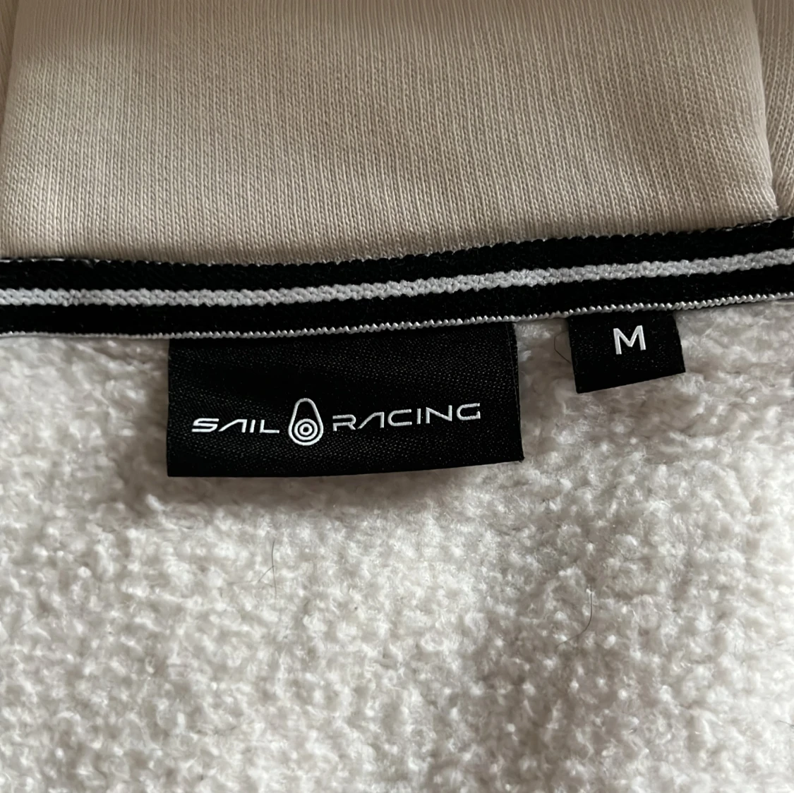 Vit hoodie från Sail Racing med dragkedja - 2