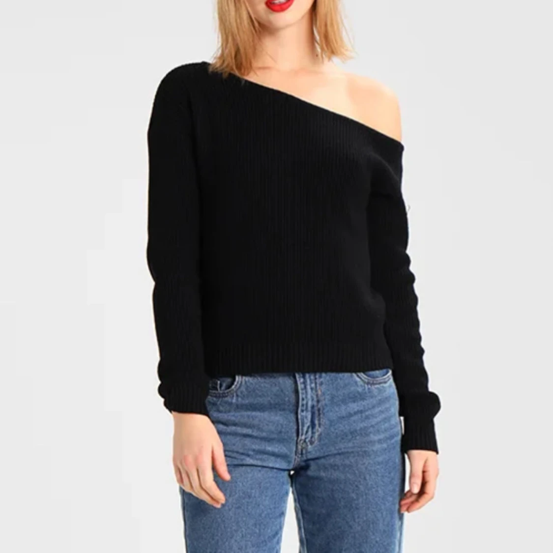 Svart offshoulder stickad tröja - 2