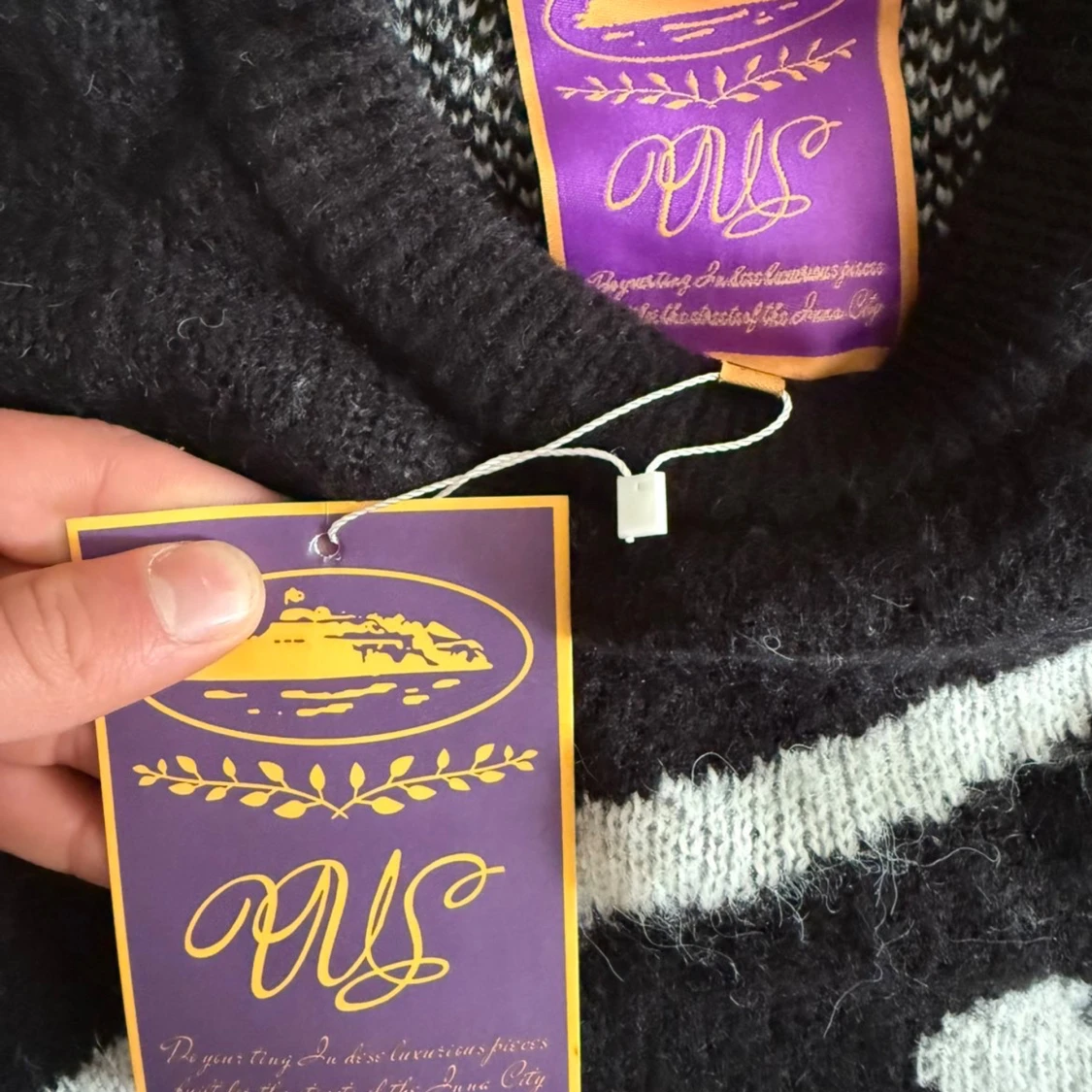 Svart stickad tröja med stjärna från Corteiz - 1