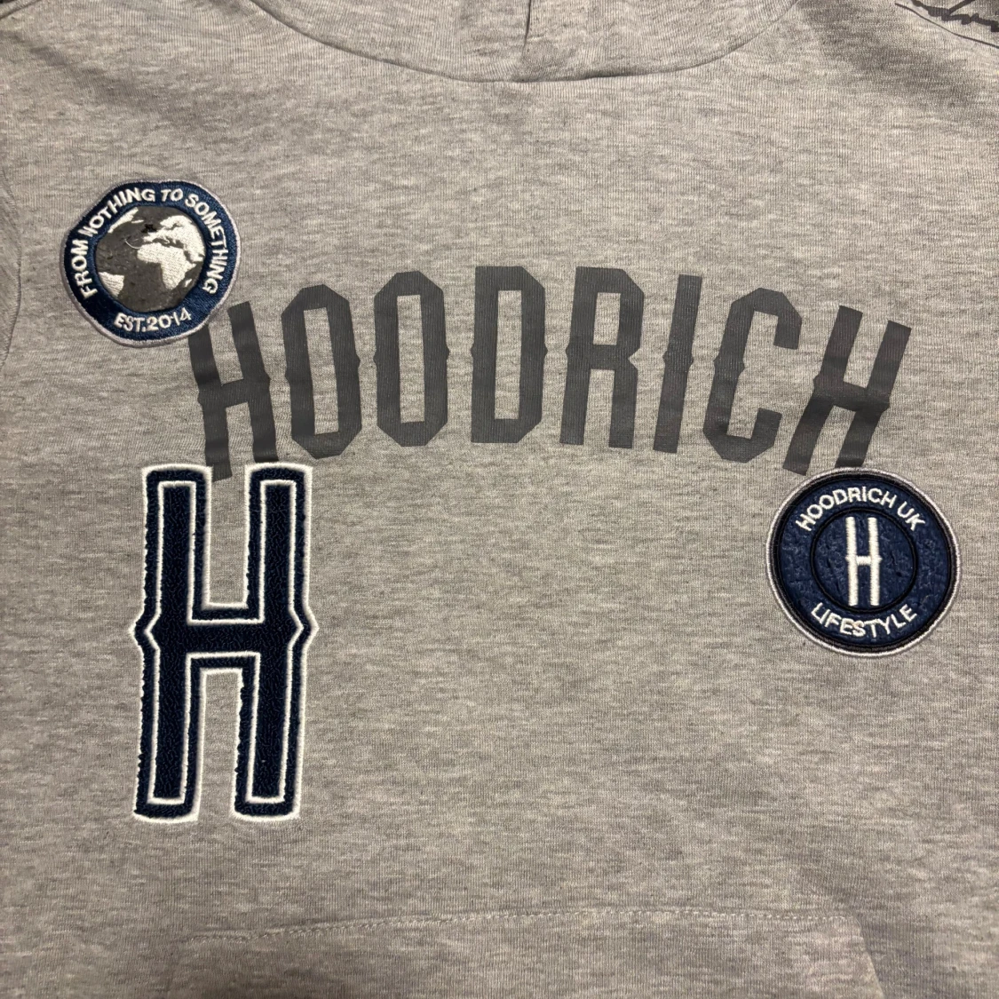 Grå hoodie från Hoodrich  - 1