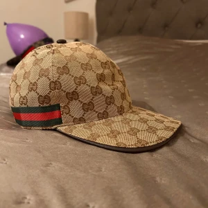 Beige gg keps - Beige gg keps, orginal taggar medföljer. Hör av er om ni har några frågor🫡