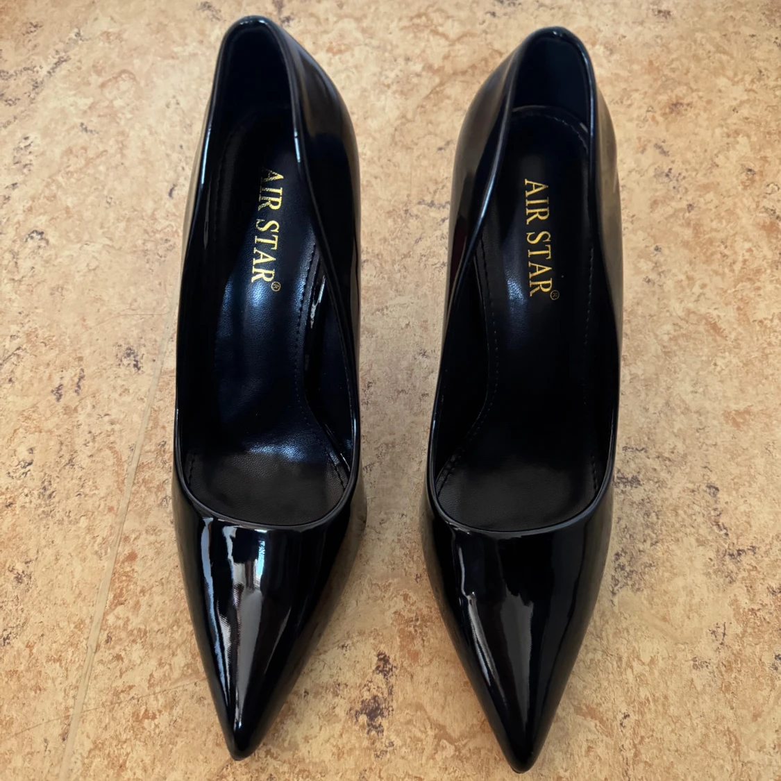 Svarta klackskor - 1