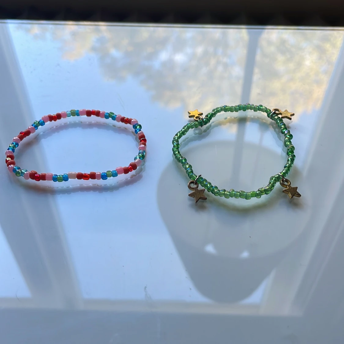 Färgglada pärlarmband i olika stilar - 1