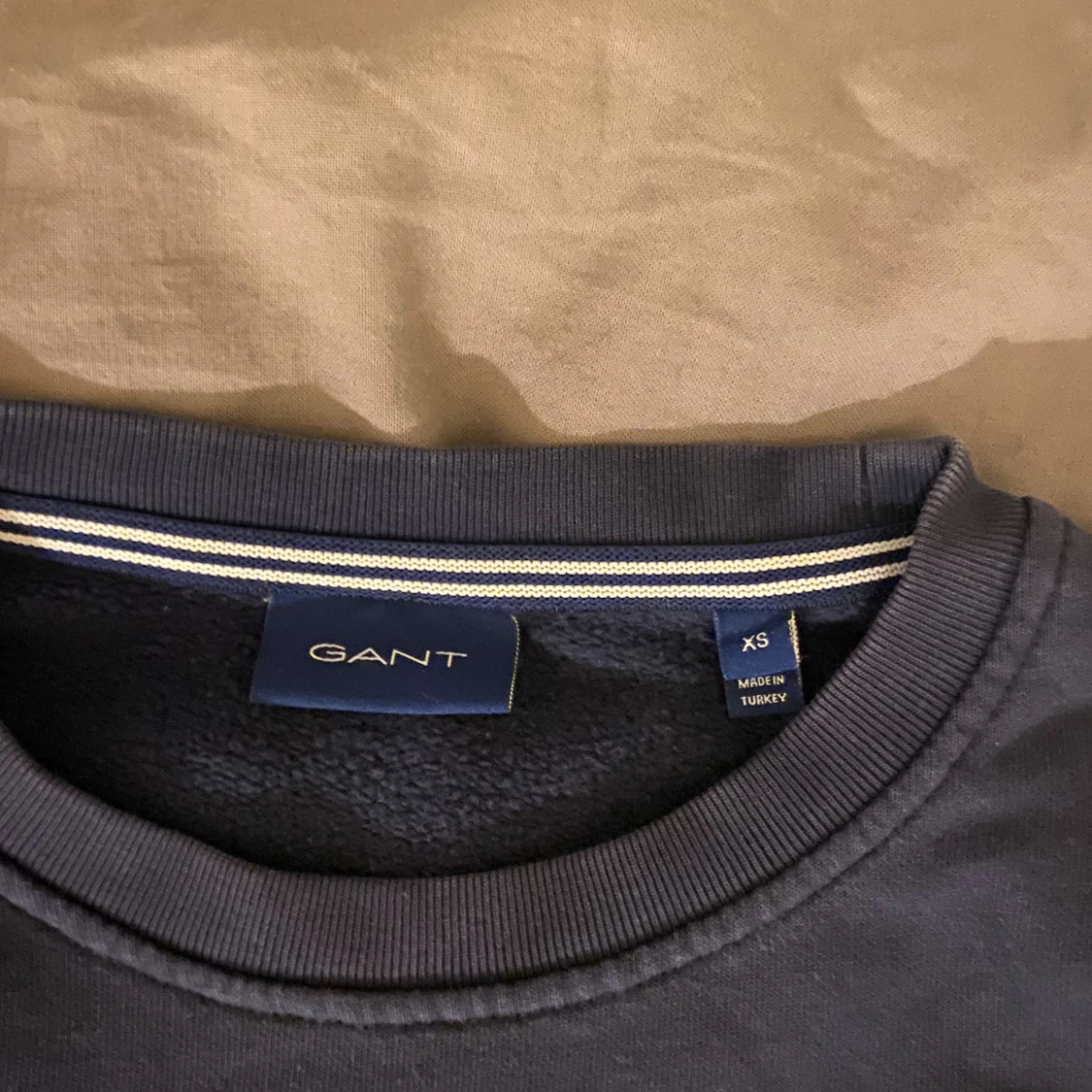 Mörkblå sweatshirt från GANT XS - 1