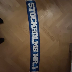 Dif halsduk - En ny Dif halsduk i silkes från mandagsbarn/lgs Helt ny