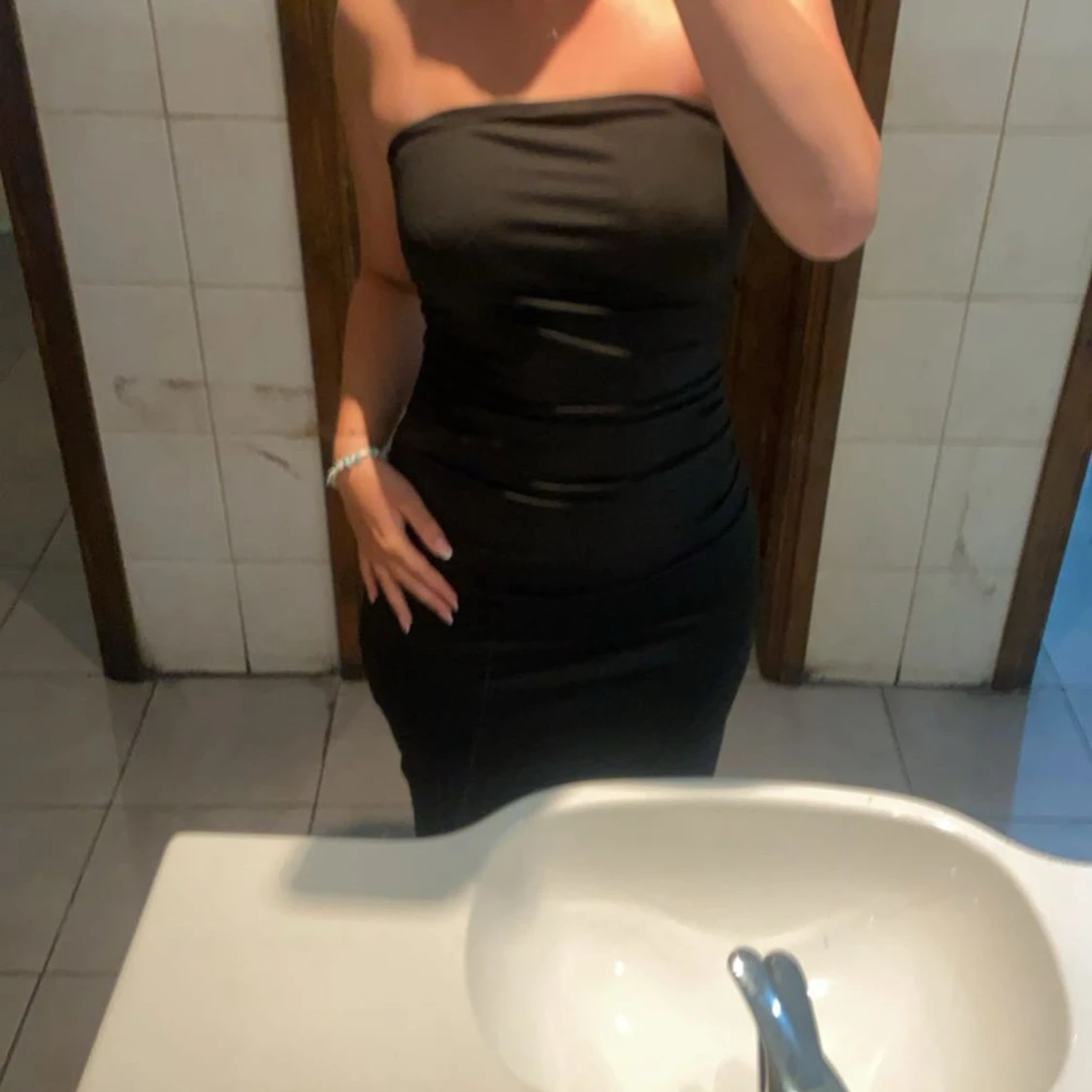 Svart supersnygg långklänning - 1