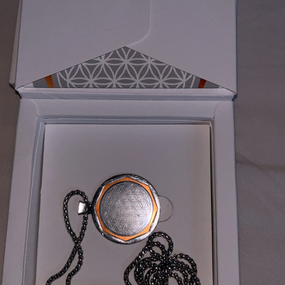 Amezcua Chi Pendant 4 halsband Energi halsband