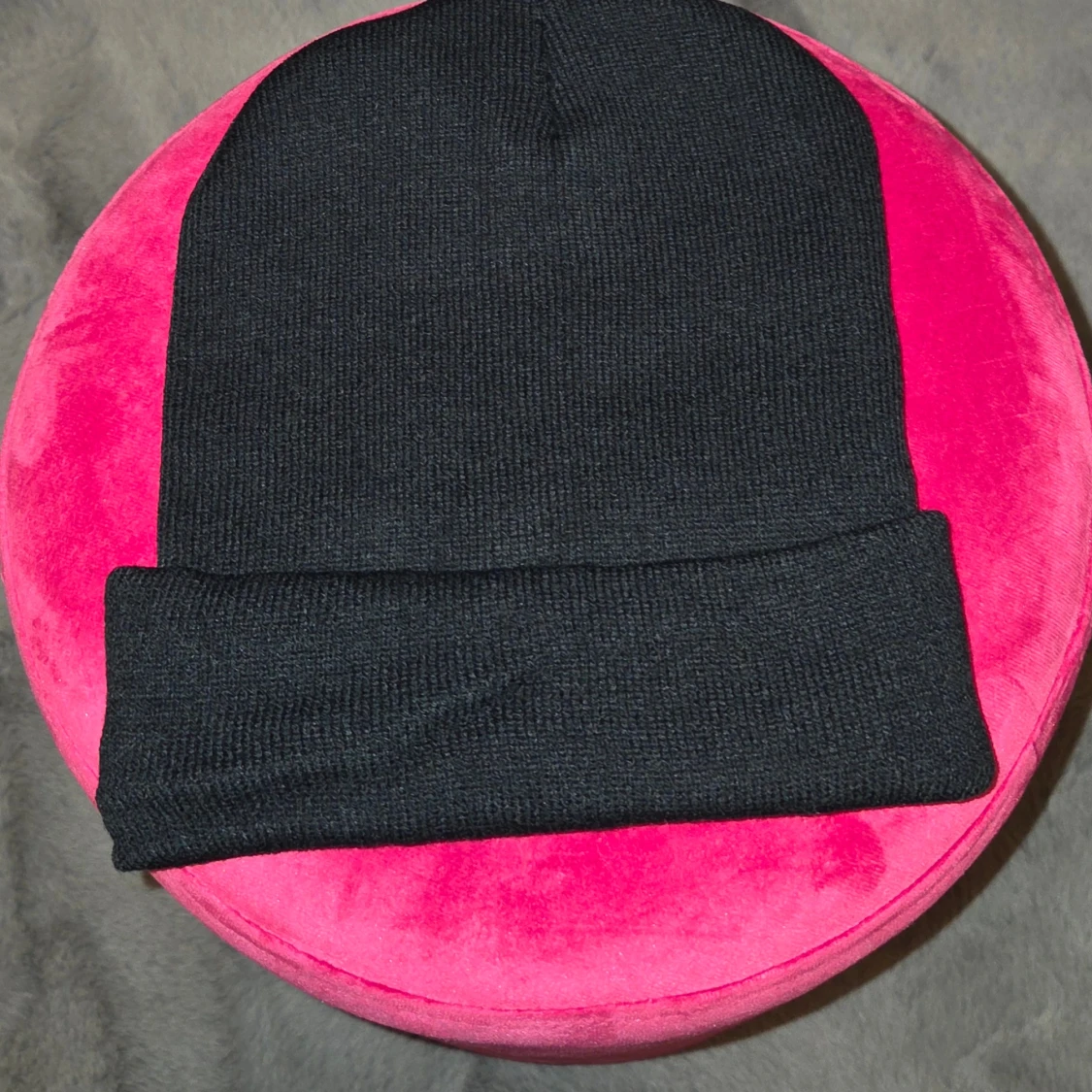 Svart mössa från Haglöfs - 1