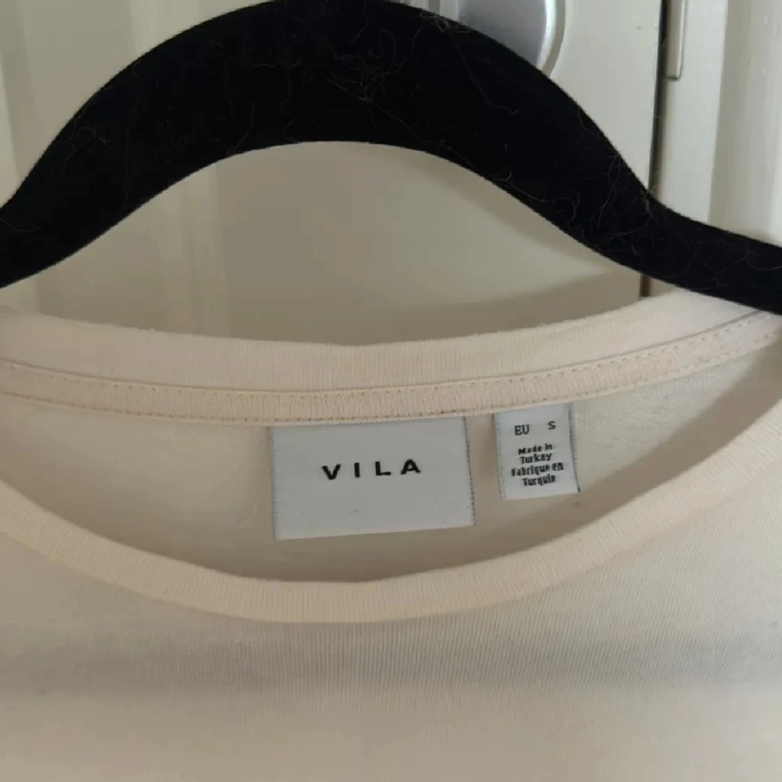 Vit blus med volangärmar från Vila - 2