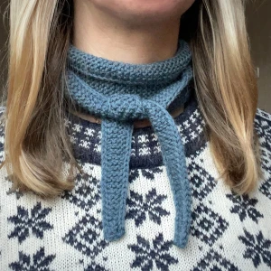 Egenstickad halsduk / scarf - Söt blå halsduk stickad av mig :)
