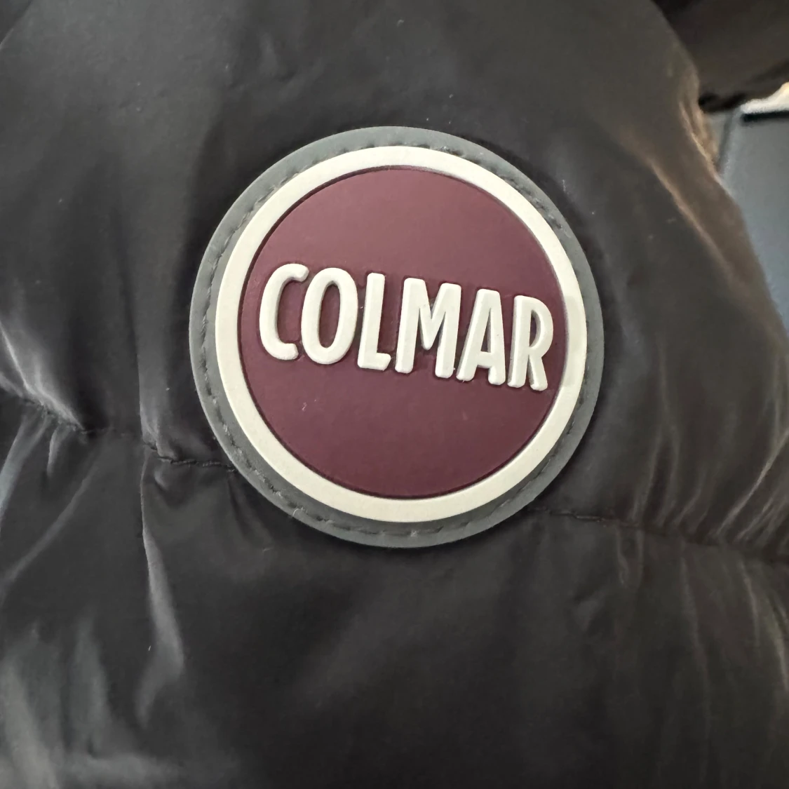 Svart pufferjacka från Colmar - 4