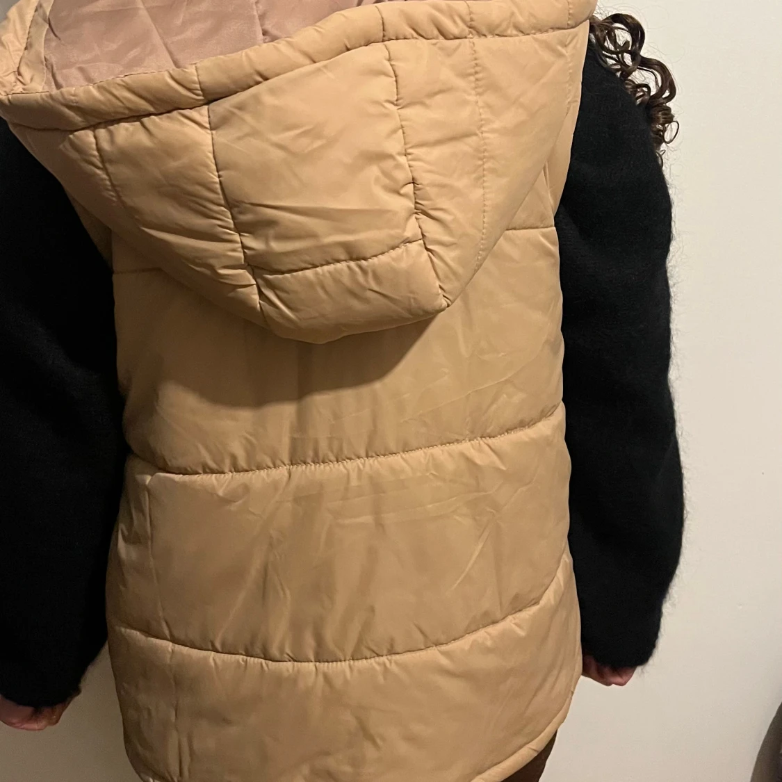 Beige/ ljusbrun väst  - 2