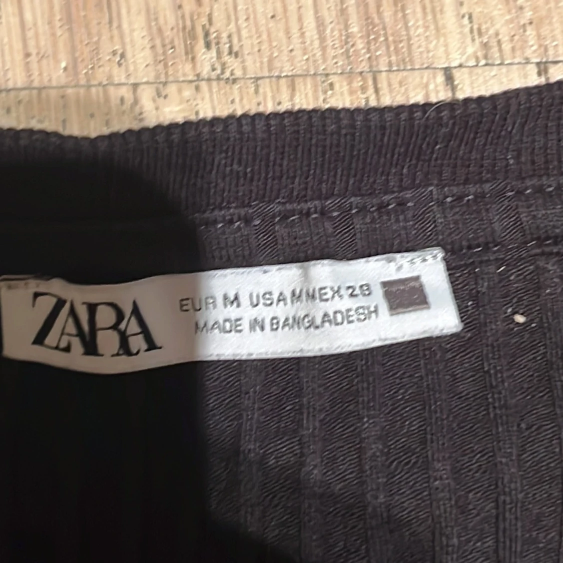 Svart ribbad långärmad topp från Zara - 1