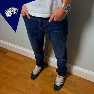 NUDIE JEANS GRIM TIM - Snygga Nudie jeans Grim Tim | Skick: 8.5/10 | Strl: W30 L32 | Modellen är 182cm | Hör av dig vid intresse eller om du undrar någonting! 