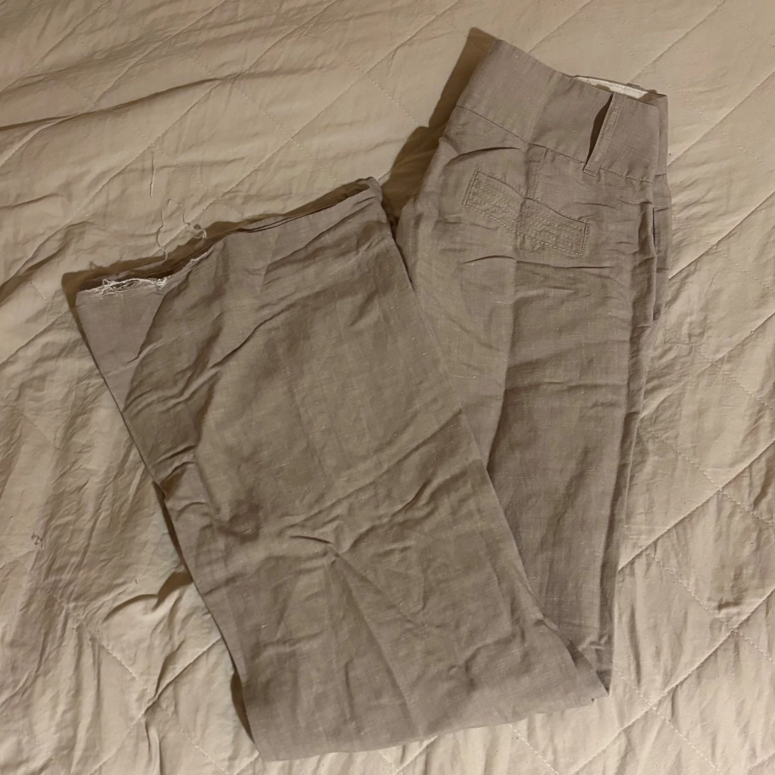 Beiga linnebyxor/konstymbyxor med bootcut - 2