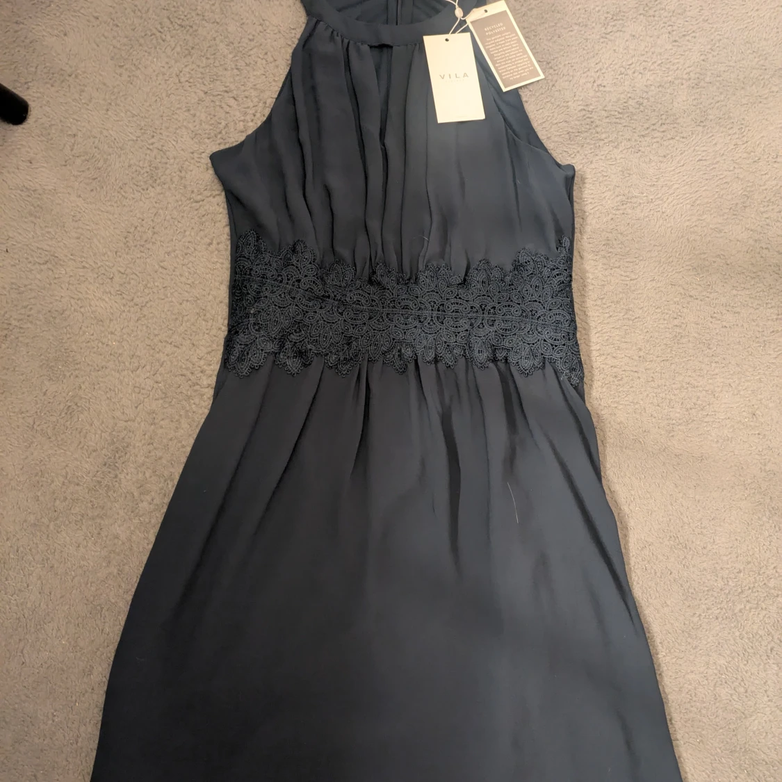 Mörkblå klänning från Vila