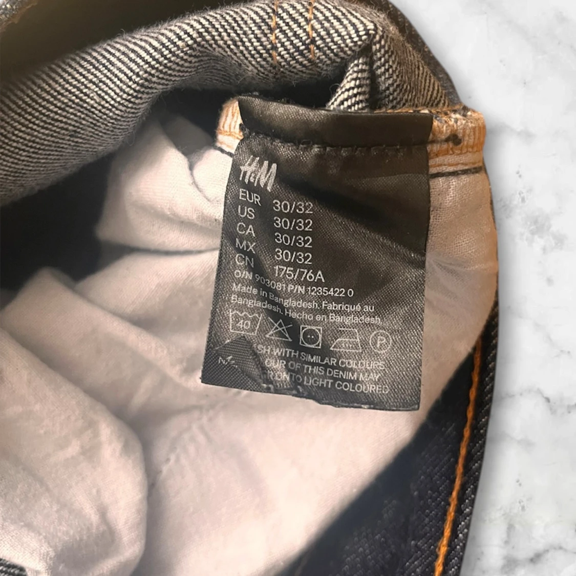 Mörkblå jeansbyxor från H&M 30/32 - 3