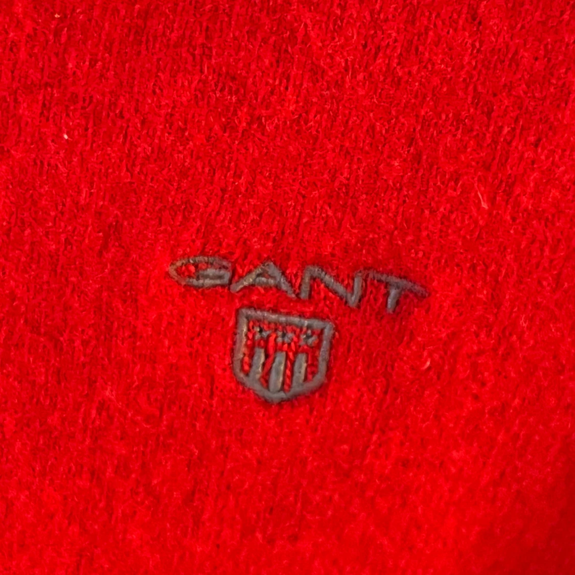 Röd stickad GANT tröja v-ringad - 1