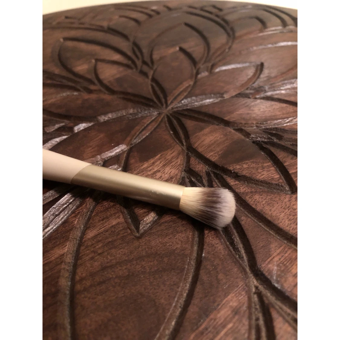 Flaer - Duo sminkborste i beige och guld - 2