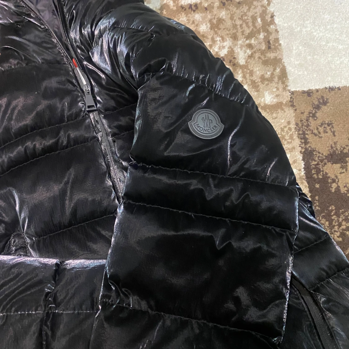 Svart Moncler pufferjacka med huva - 4