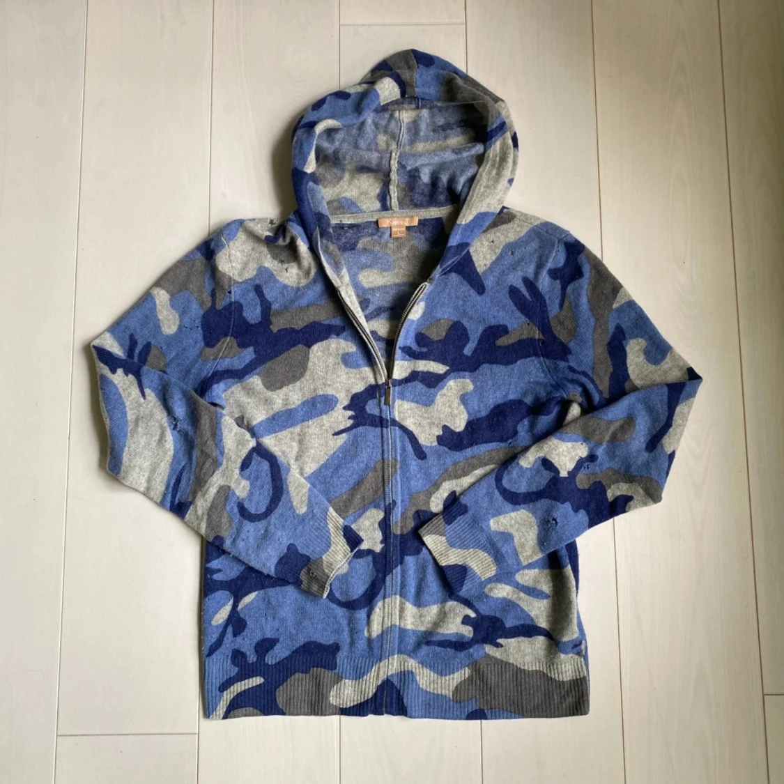 Blå camo kashmir hoodie från Kier & J - 90