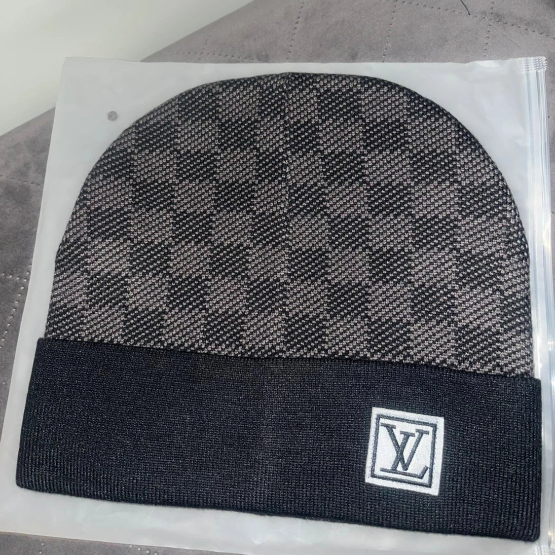Mössa från exlusivt märke  - 2