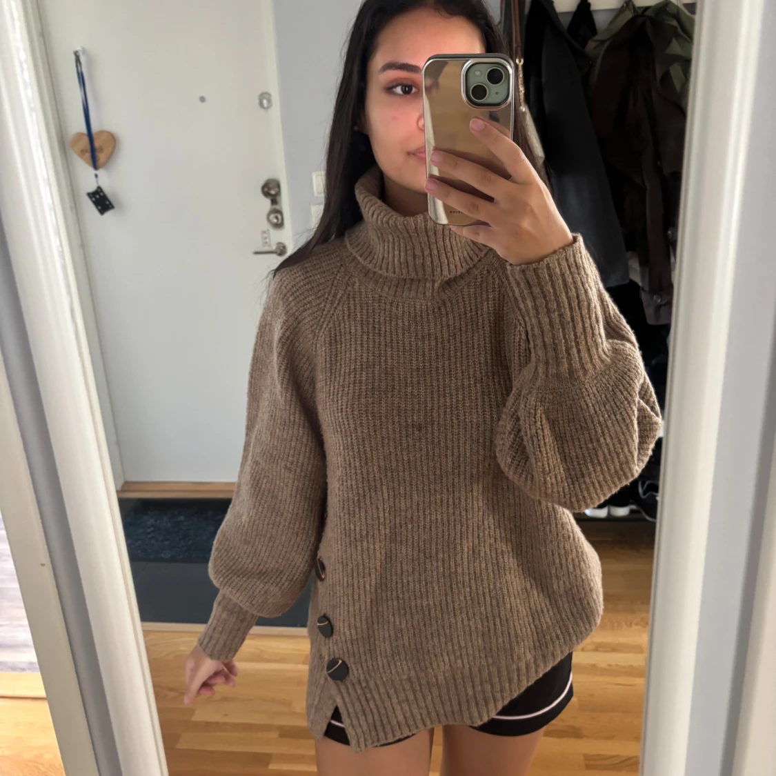 Beige polotröja från Freequent med knappar - 4