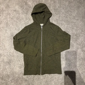  Sällsynt zadig voltaire tröja - Snygg/sällsynt Zadig Voltaire tröja 👕  -ingen deflekt🙌🏼 -Storlek 14s/ xs  -100%äkta✅liten i storleken