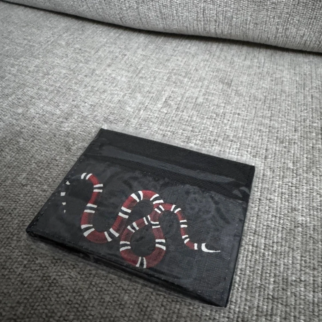 GGsvart plånbok med ormprint - 3