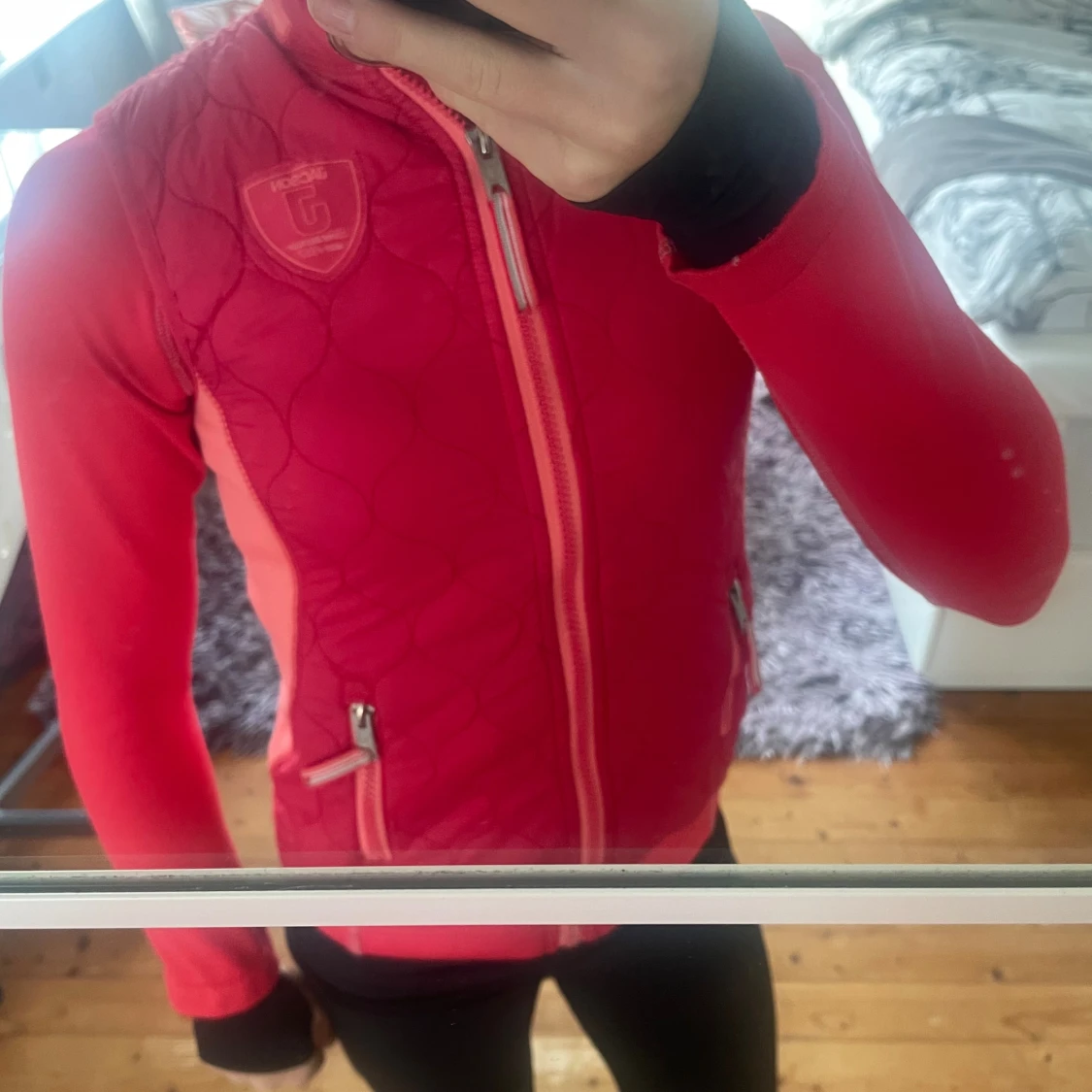 Röd quiltad kofta och väst från jacson