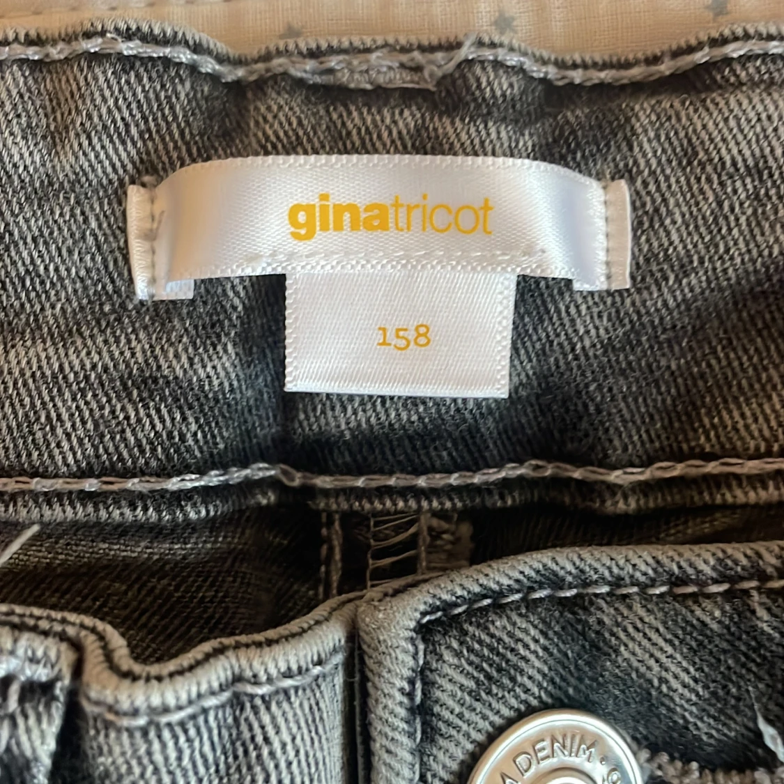 Grå bootcut jeans med tvättad look - 4